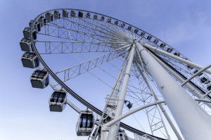 White and blue ferris wheel