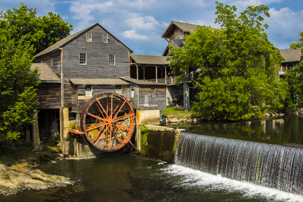 6 Facts About the History of the Pigeon Forge Old Mill