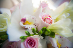 close up on flowers at Pigeon Forge wedding chapel